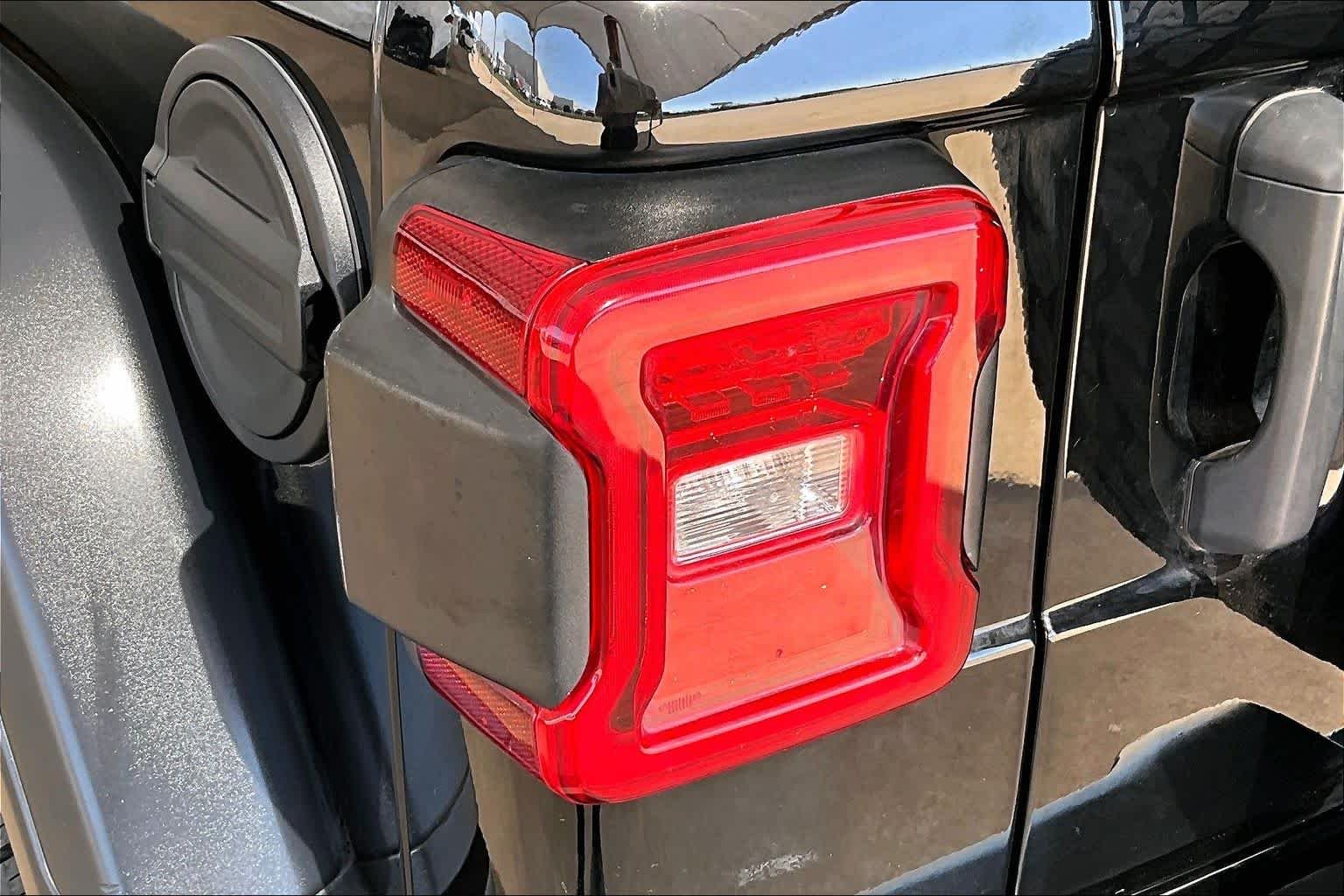 Used 2022 Black Clearcoat Jeep Rubicon image 28