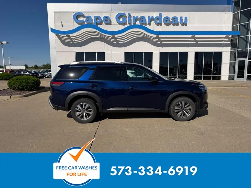 2025 Nissan Pathfinder SL 4WD's photo