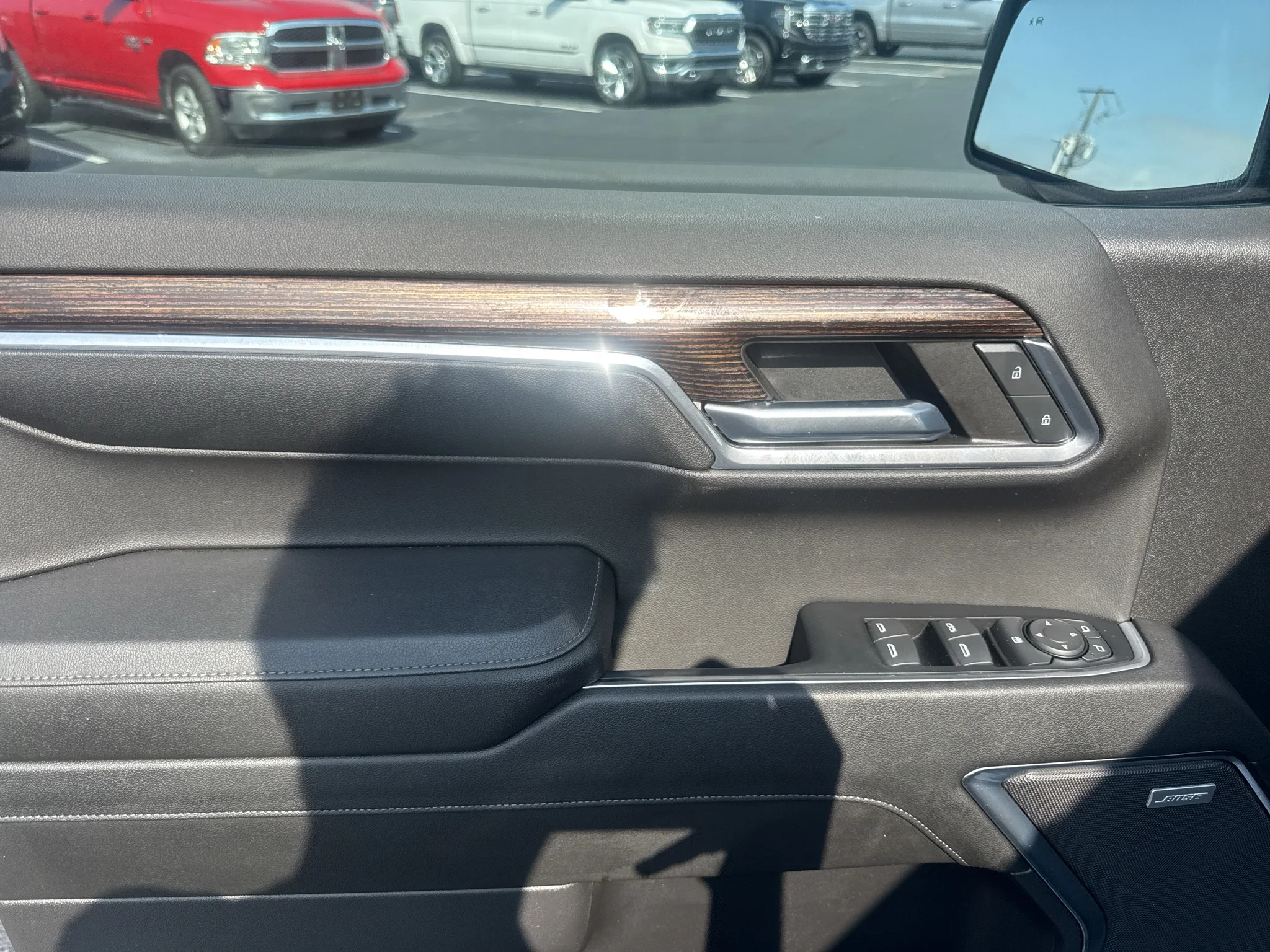 Used 2024 Summit White GMC Elevation image 21