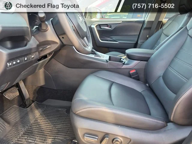 Used 2025 Silver Sky Metallic Toyota XLE Premium image 9