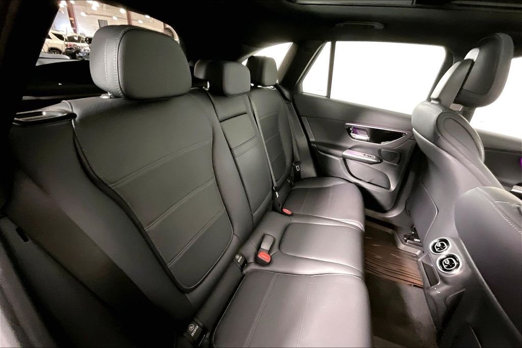 2025 Mercedes-Benz GLC Base - Photo 19