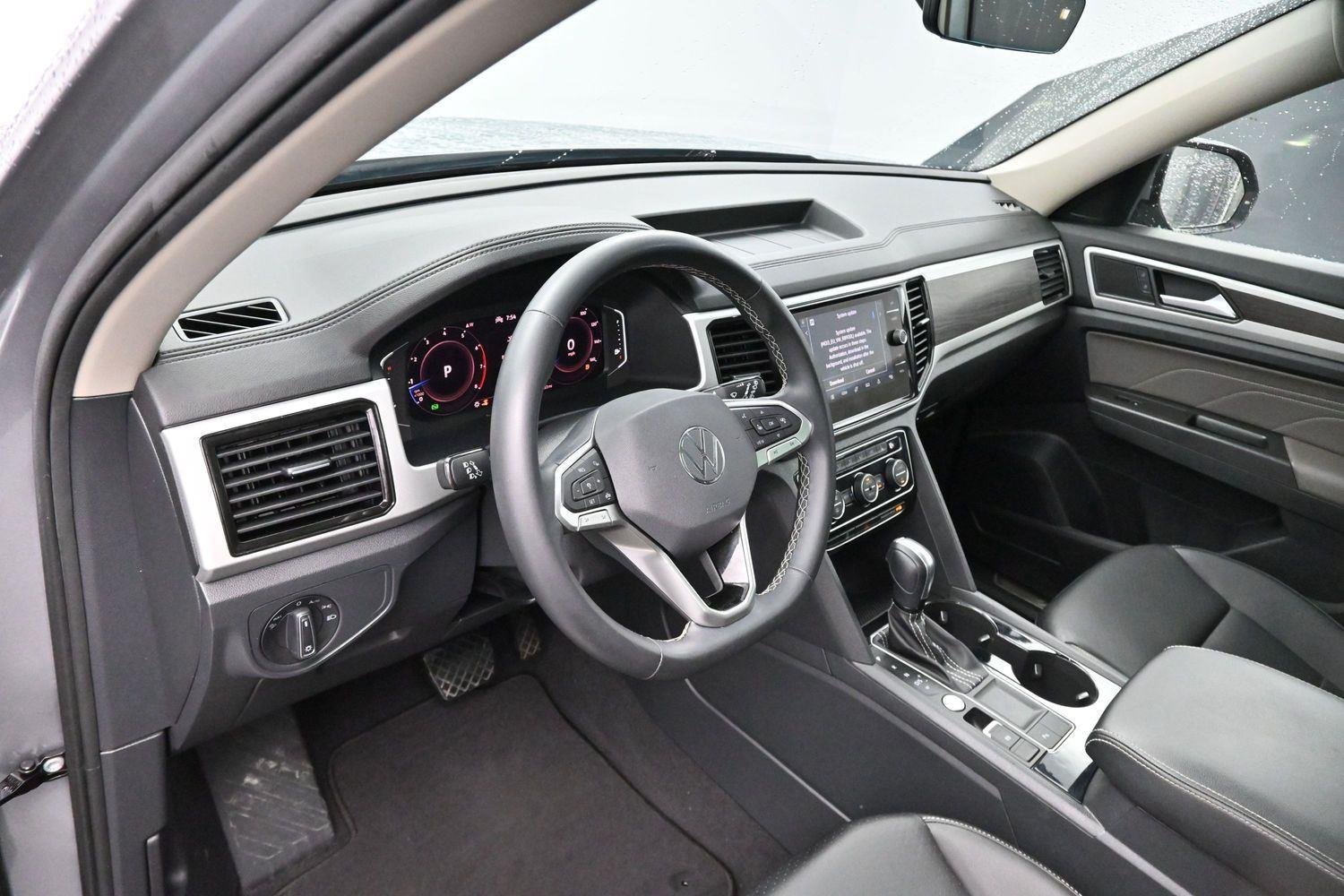 Used 2022 Pyrite Silver Metallic Volkswagen 2.0T SE w/Technology image 13