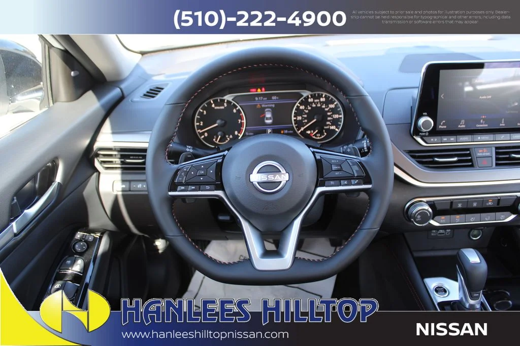 2025 Nissan Altima SR - Photo 15