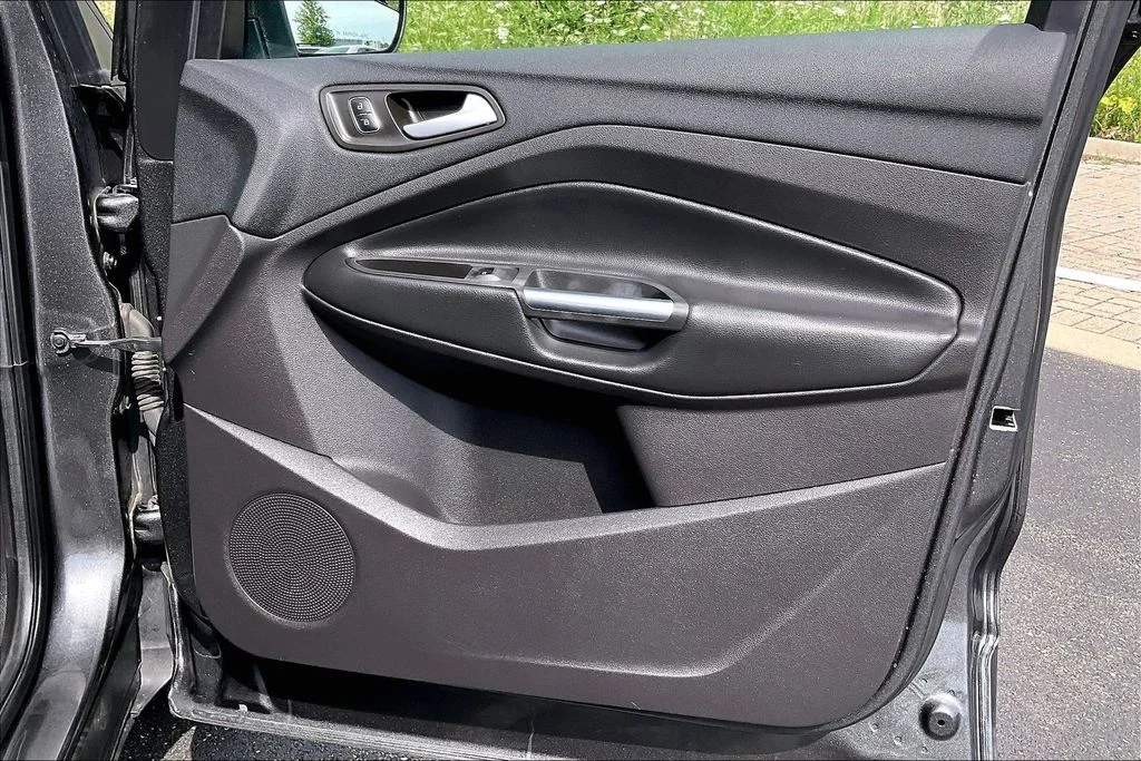 Used 2018 Gray Ford SE image 21