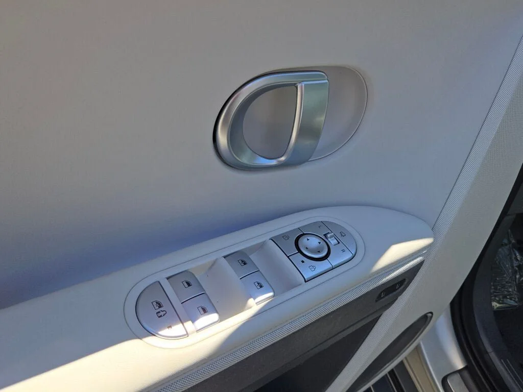 Used 2023 Gold Hyundai Limited image 21
