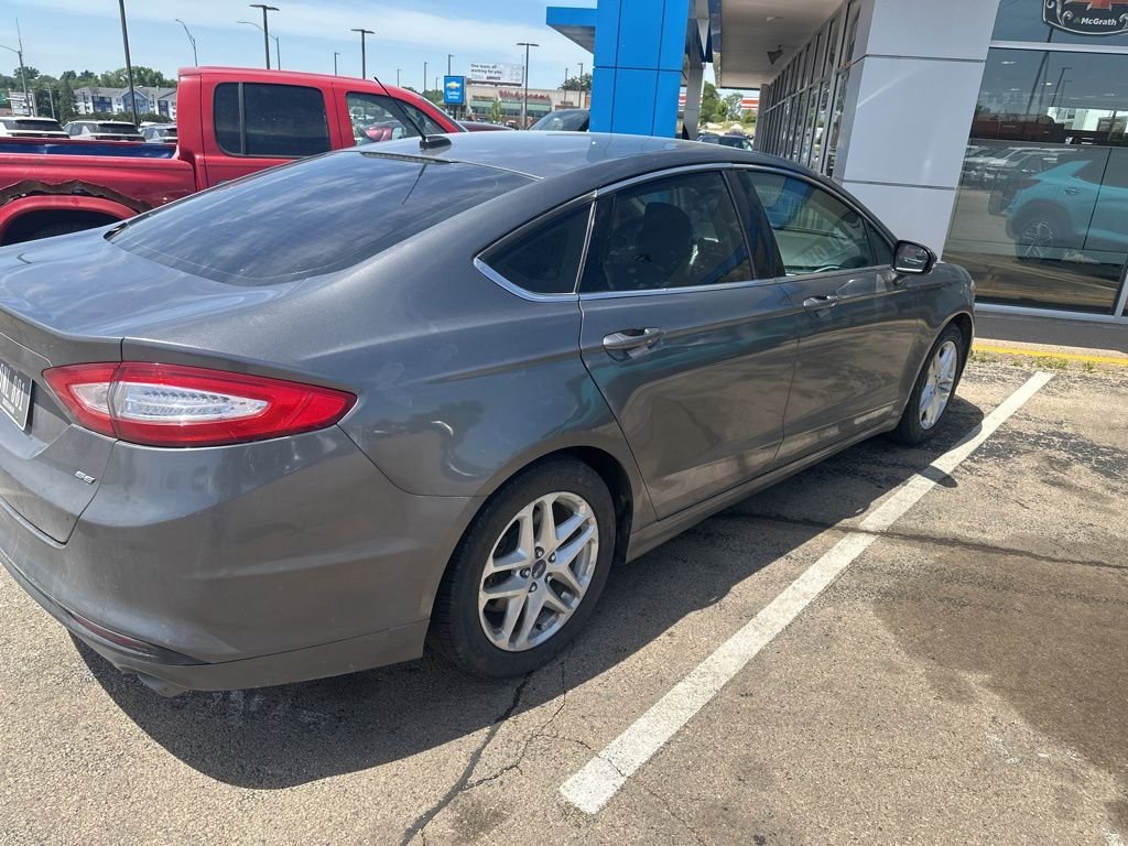Used 2014 Gray Ford SE image 4