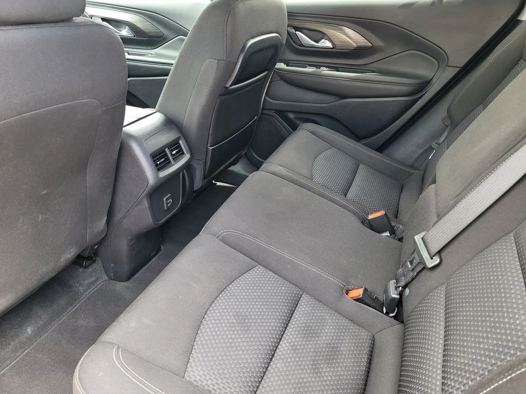 Used 2024 Sterling Metallic GMC SLE image 21