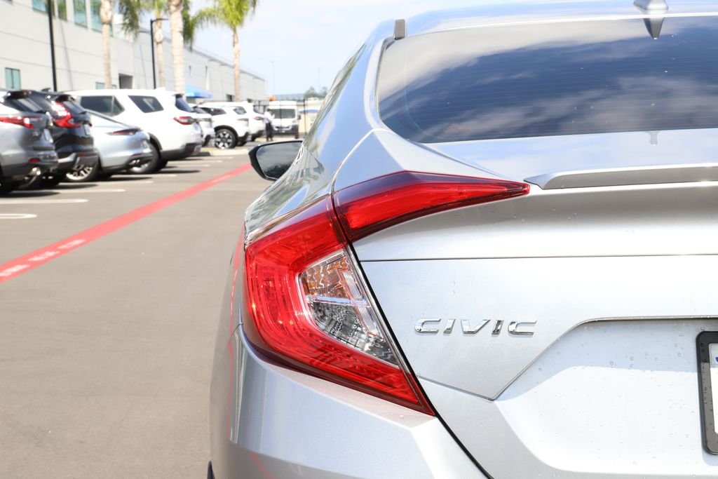 Used 2018 Lunar Silver Metallic Honda EX-L image 4
