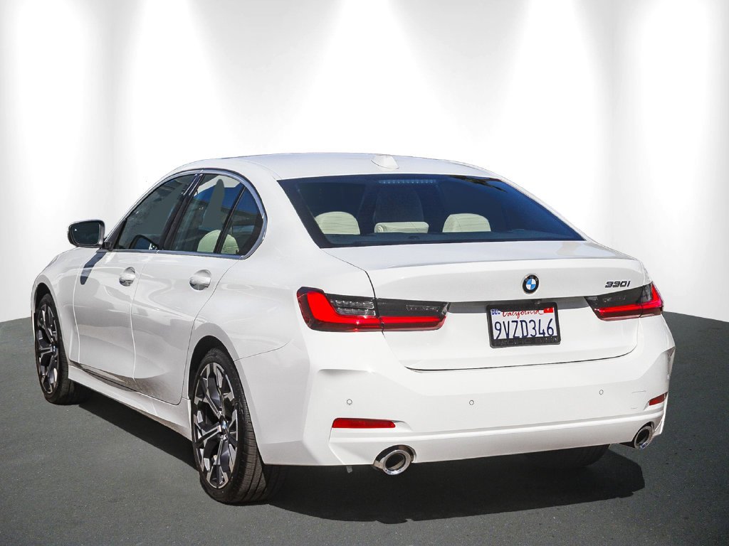 2026 BMW 3 Series photo 4