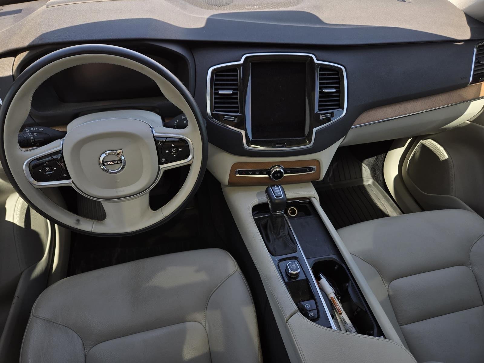 Used 2022 Crystal White Metallic Volvo Momentum image 34