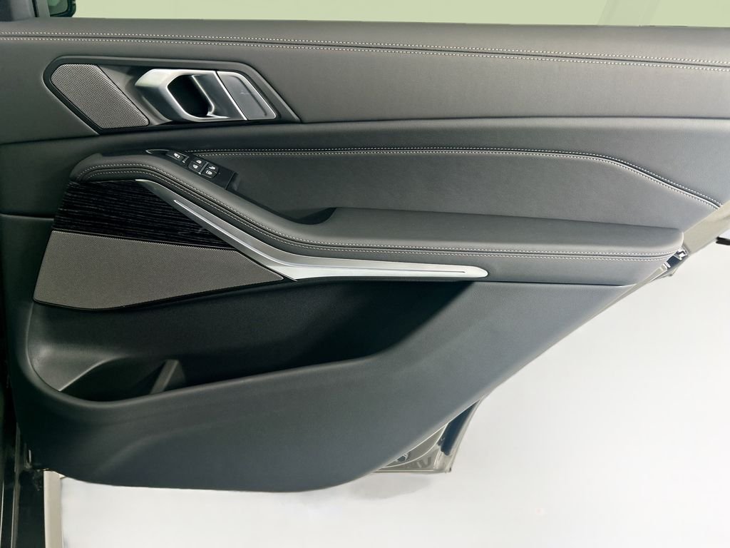 New 2027 Green Metallic BMW xDrive40i image 26