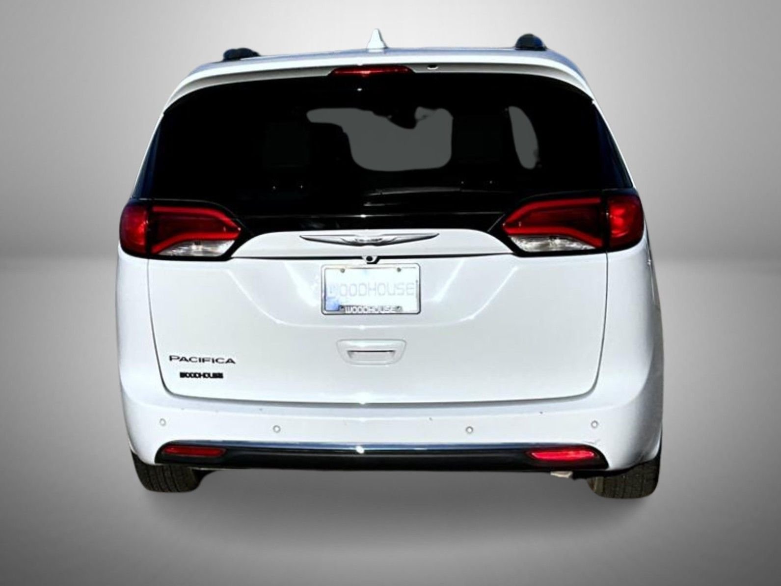 Used 2019 White Chrysler Touring L Plus image 6