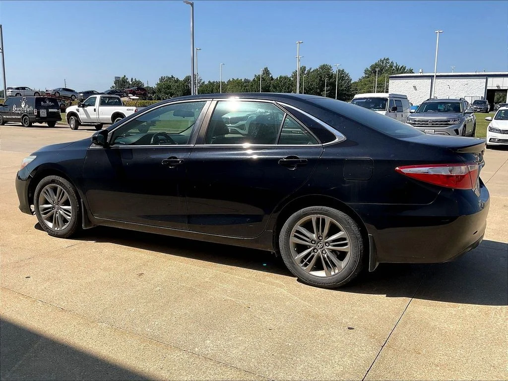 Used 2016 Black Toyota SE image 3