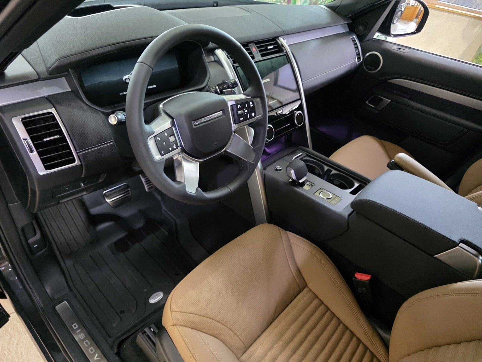 New 2026 Carpathian Grey Land Rover Dynamic SE image 11
