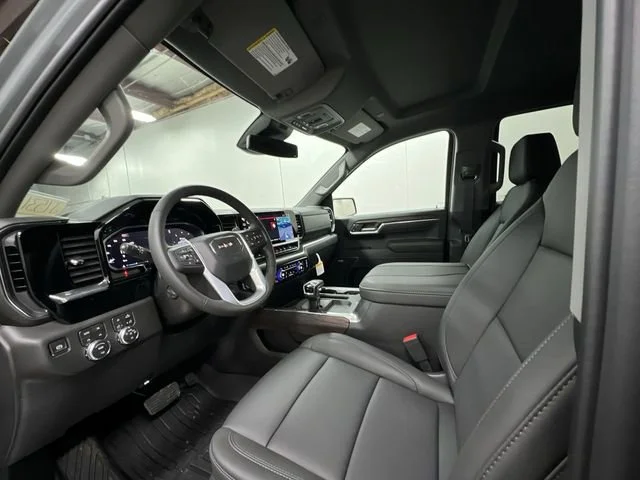 2026 GMC Sierra 1500 SLT - Photo 10