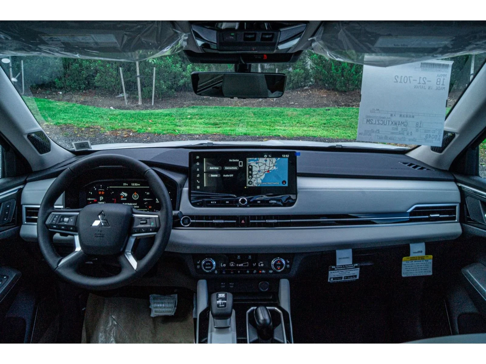 2025 Mitsubishi Outlander Plug-in Hybrid Platinum Edition - Photo 17