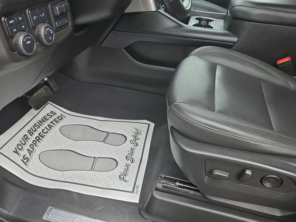Used 2024 Gray Chevrolet LT image 27