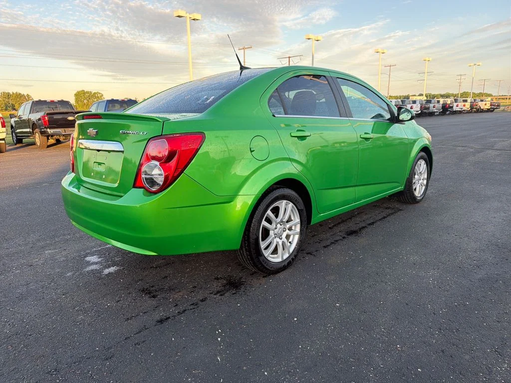 Used 2014 Green Chevrolet LT image 4