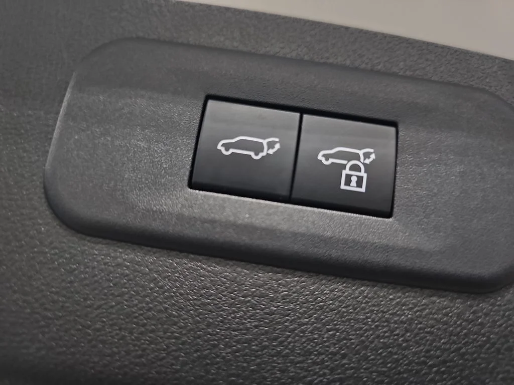 Used 2025 White Lexus 350 Premium image 16
