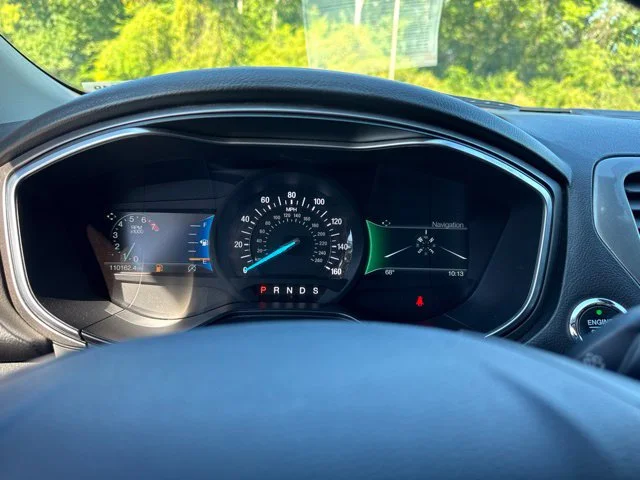 Used 2019 Gray Ford SE image 25