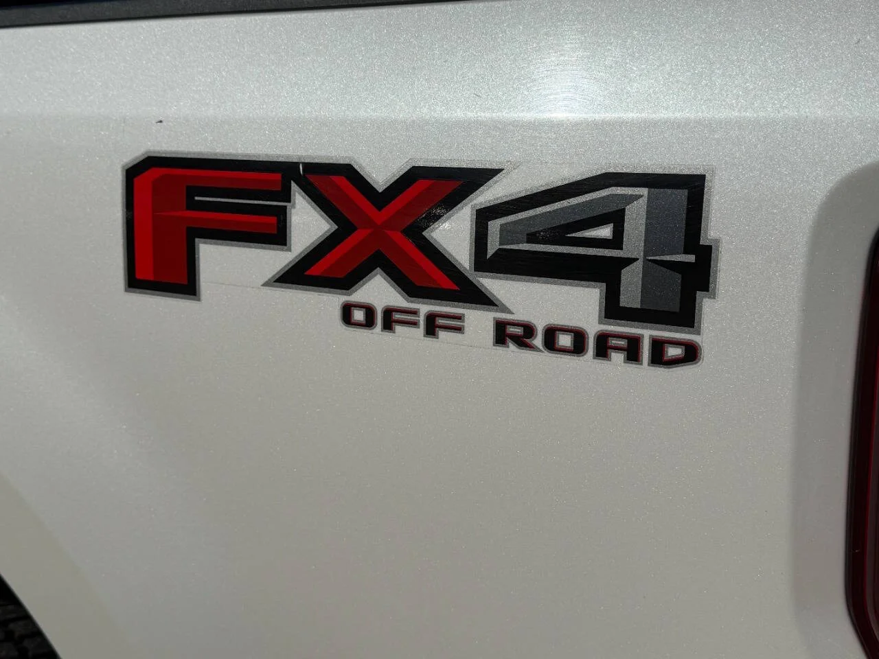 Used 2018 Off White Ford Limited 4x4 4dr Crew Cab 6.8 ft. SB SRW Pickup image 13