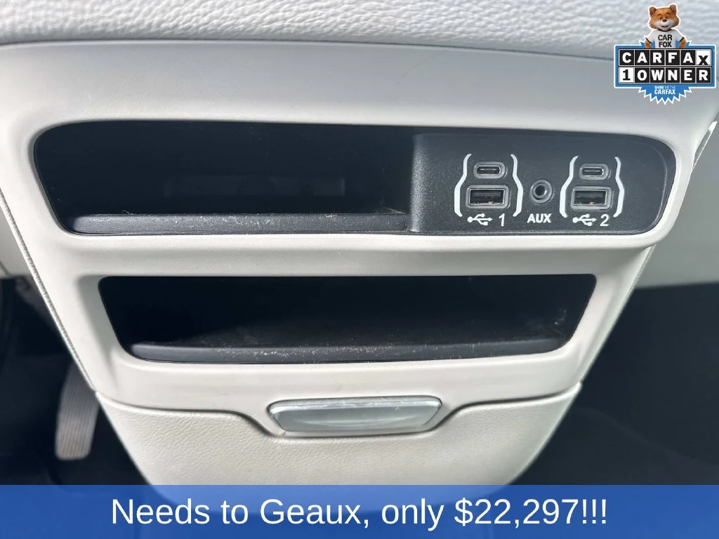 Used 2023 Silver Chrysler Touring L image 44