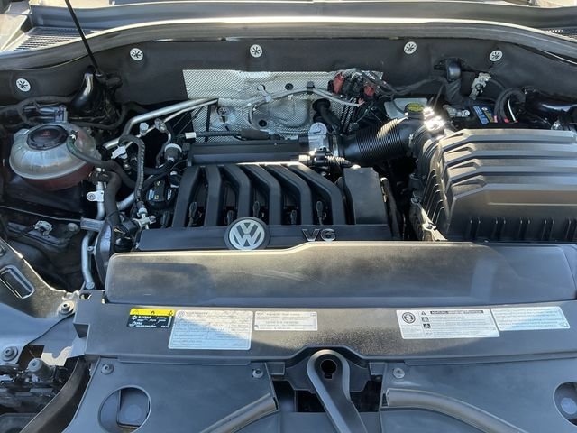 Used 2021 Black Volkswagen 3.6L V6 SE w/Technology R-Line image 24