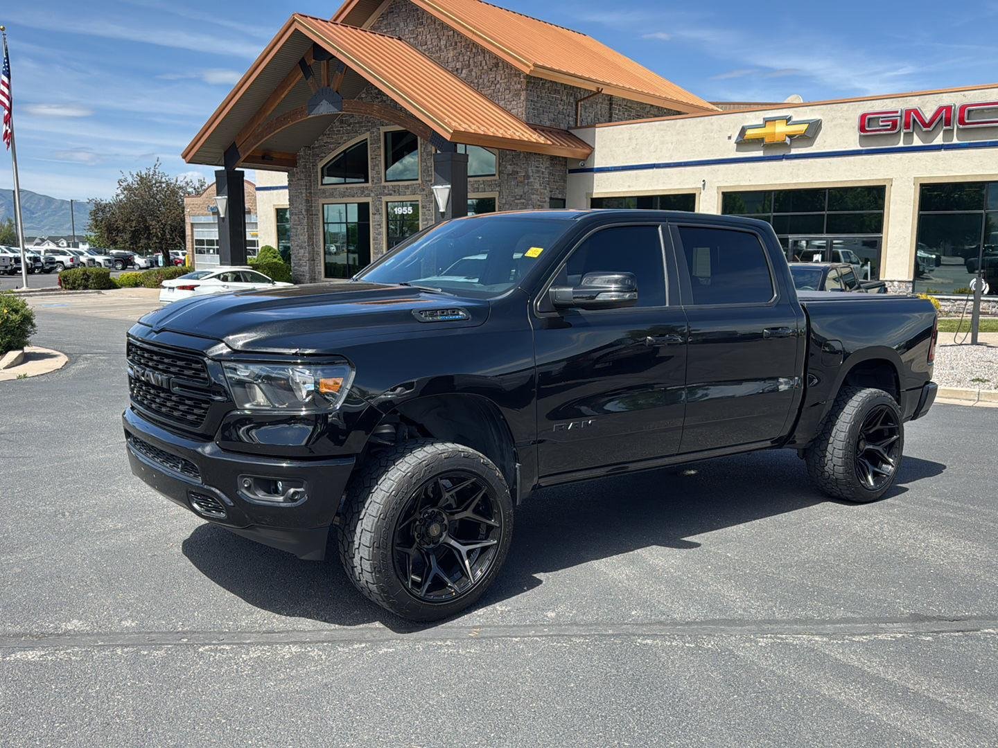 2023 RAM 1500 Big Horn/Lone Star 4x4 Crew Cab 5'7's photo