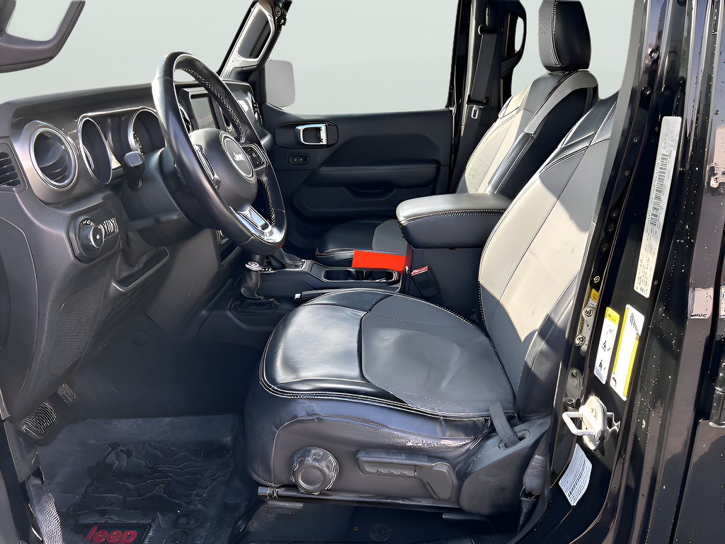 Used 2018 Black Jeep Unlimited Sahara image 9
