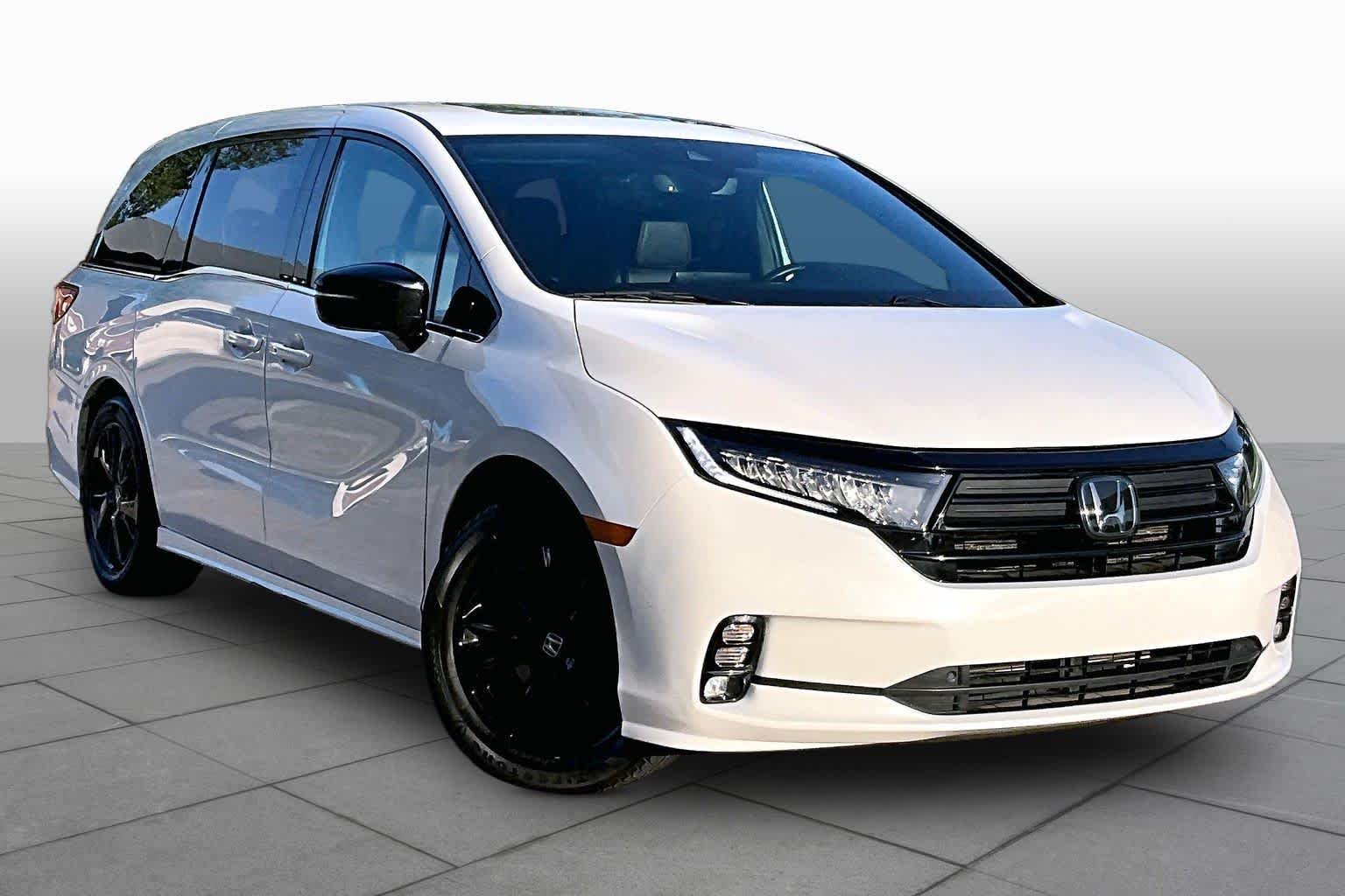 Used 2023 Platinum White Pearl Honda Sport image 3