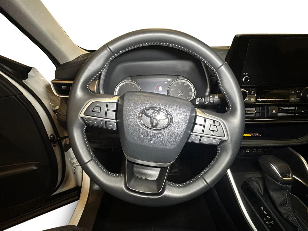 Used 2026 Pearl Toyota XLE image 12
