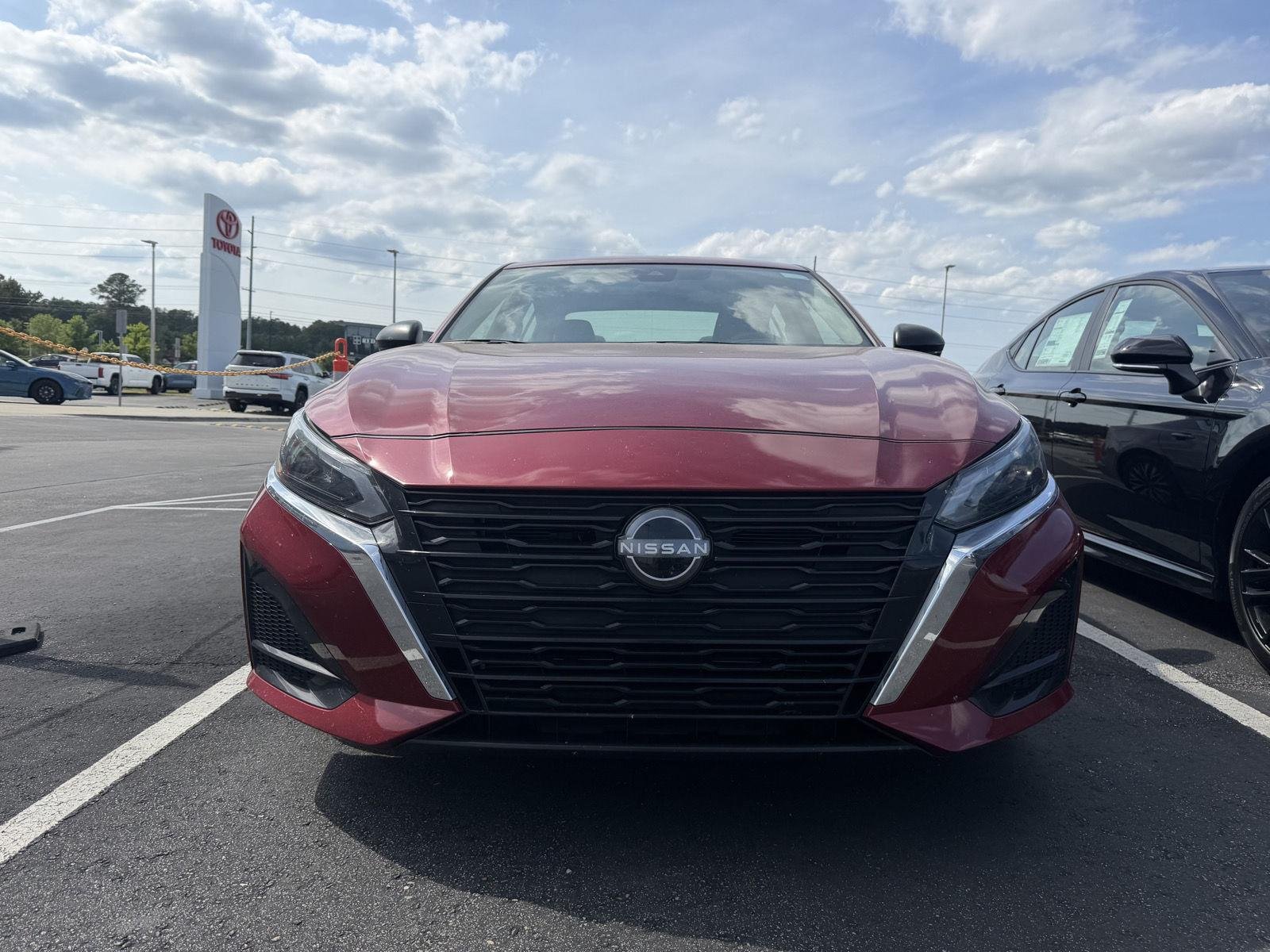 Used 2025 Scarlet Ember Nissan SV image 12