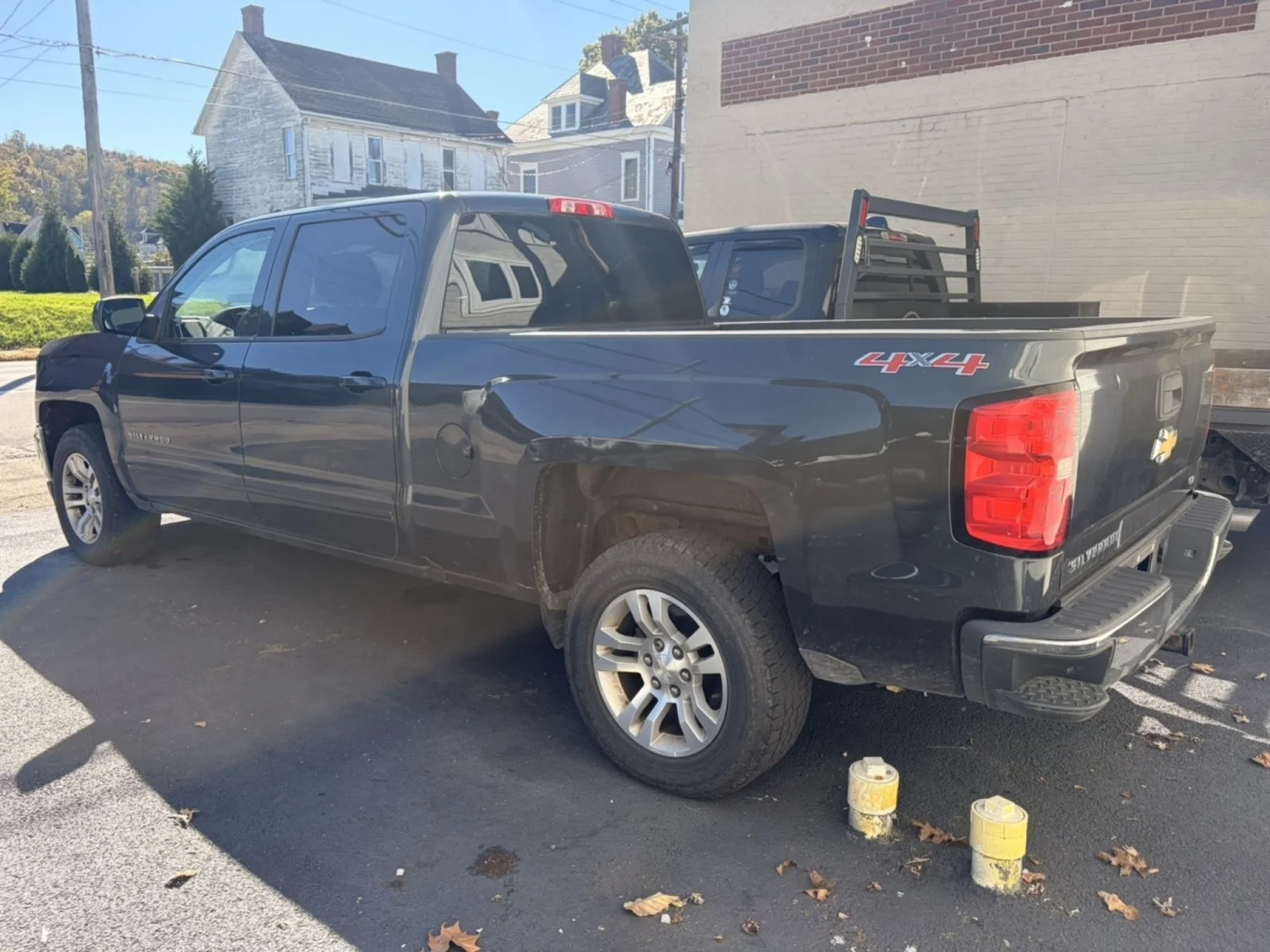 Used 2017 Green Chevrolet LT image 2