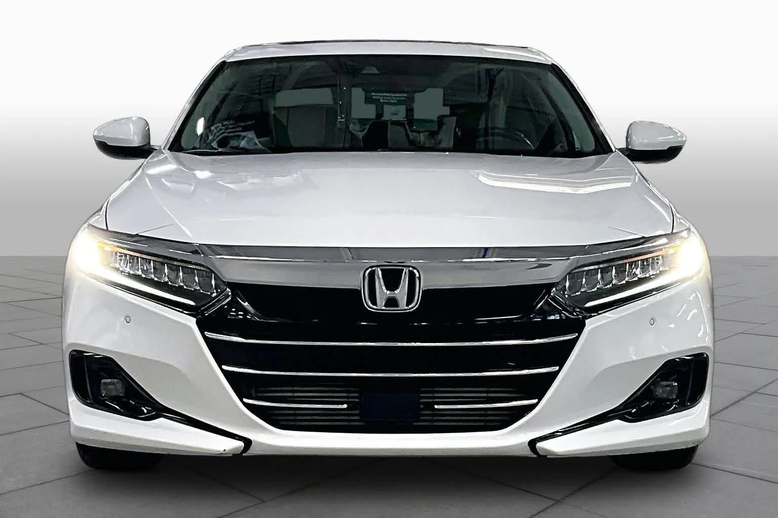 Used 2022 Platinum White Pearl Honda EX-L image 4