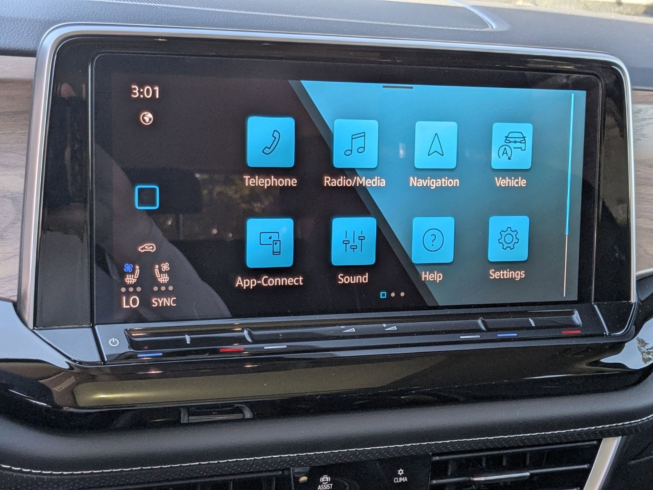 New 2026 Pure Gray Volkswagen 2.0T SE w/Technology image 11