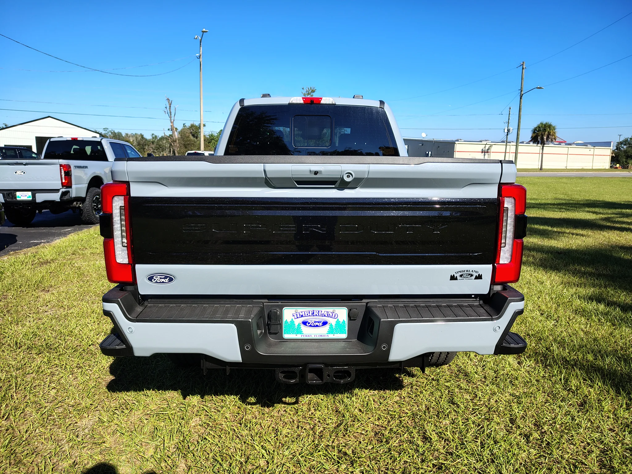 New 2027 Glacier Gray Metallic Tri-Coat Ford F-350® Platinum® image 4
