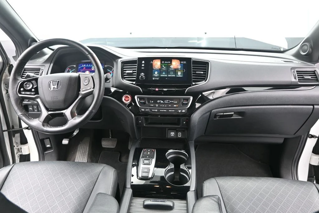Used 2020 Platinum White Pearl Honda Touring image 32