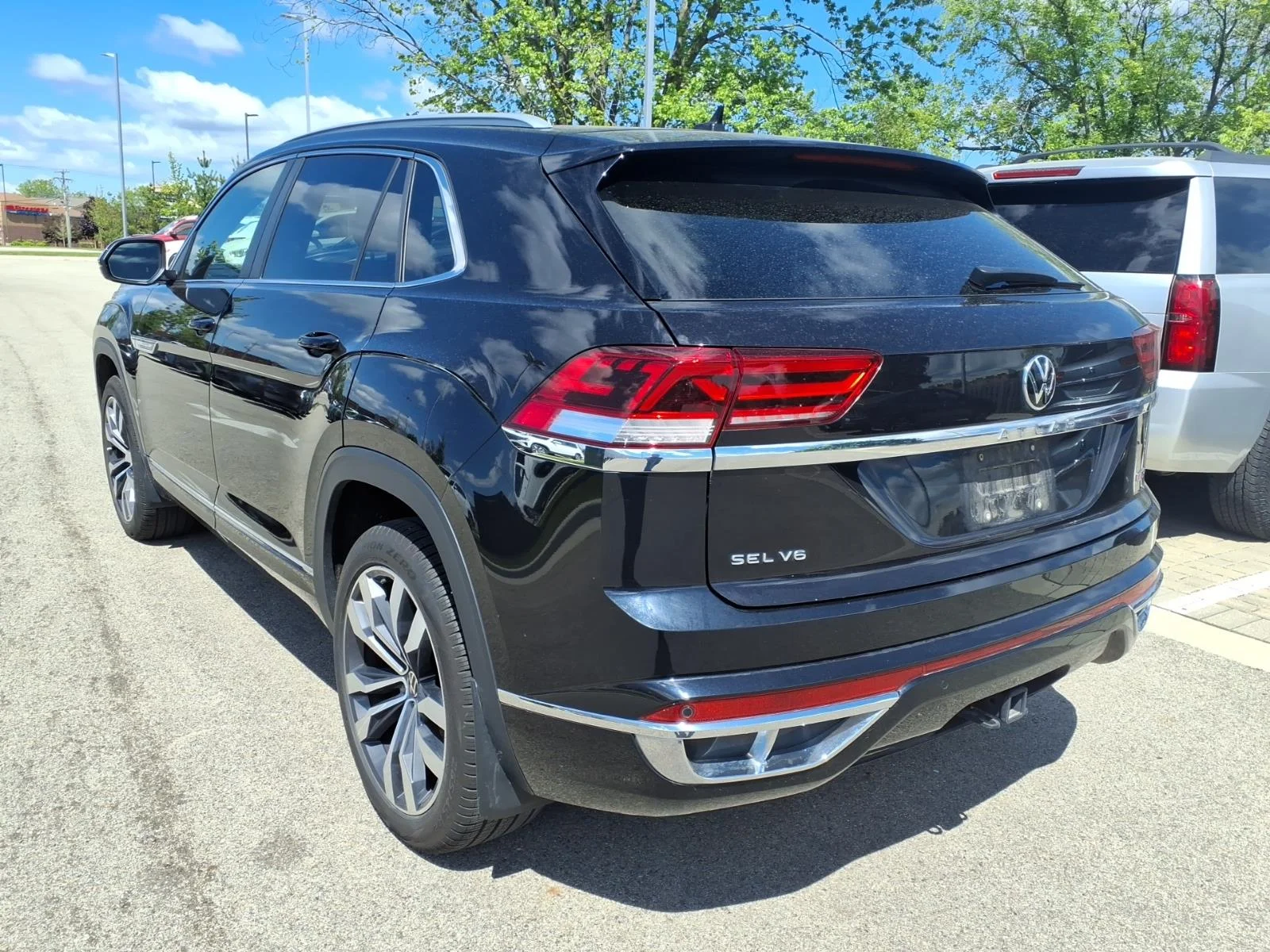 Used 2021 Black Volkswagen 3.6L V6 SEL 4MOTION image 5