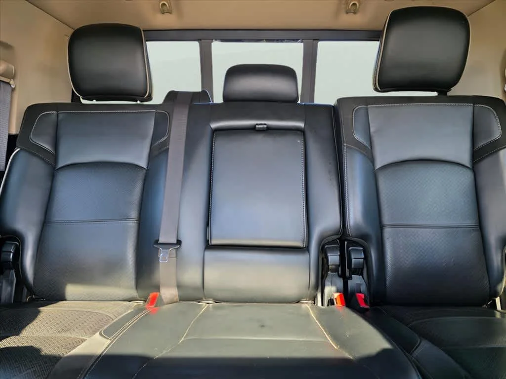 Used 2019 Diamond Black Crystal Pearlcoat Ram Laramie image 25