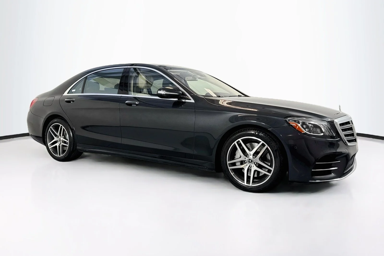 Used 2018 Magnetite Black Metallic Mercedes-Benz S 560 image 3