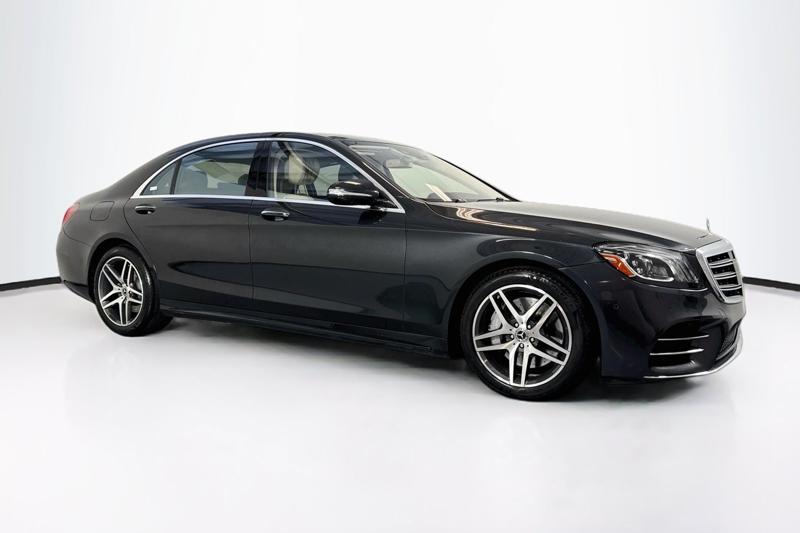 Used 2018 Magnetite Black Metallic Mercedes-Benz S 560 image 3