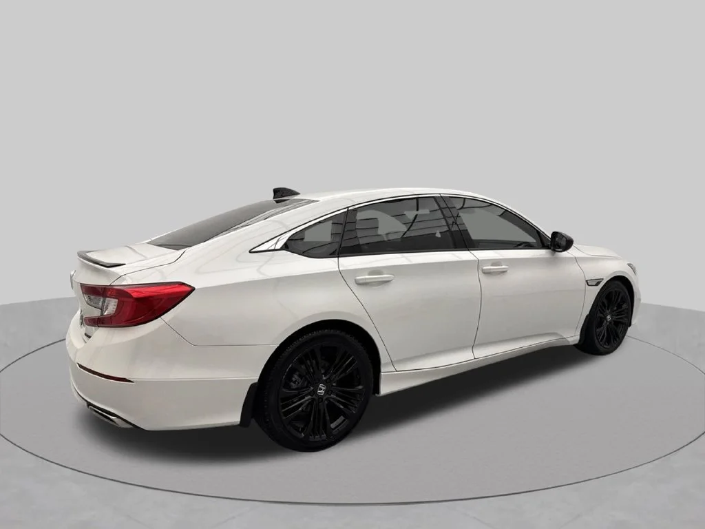 2022 Honda Accord SPORT 4dr Car Slide 11
