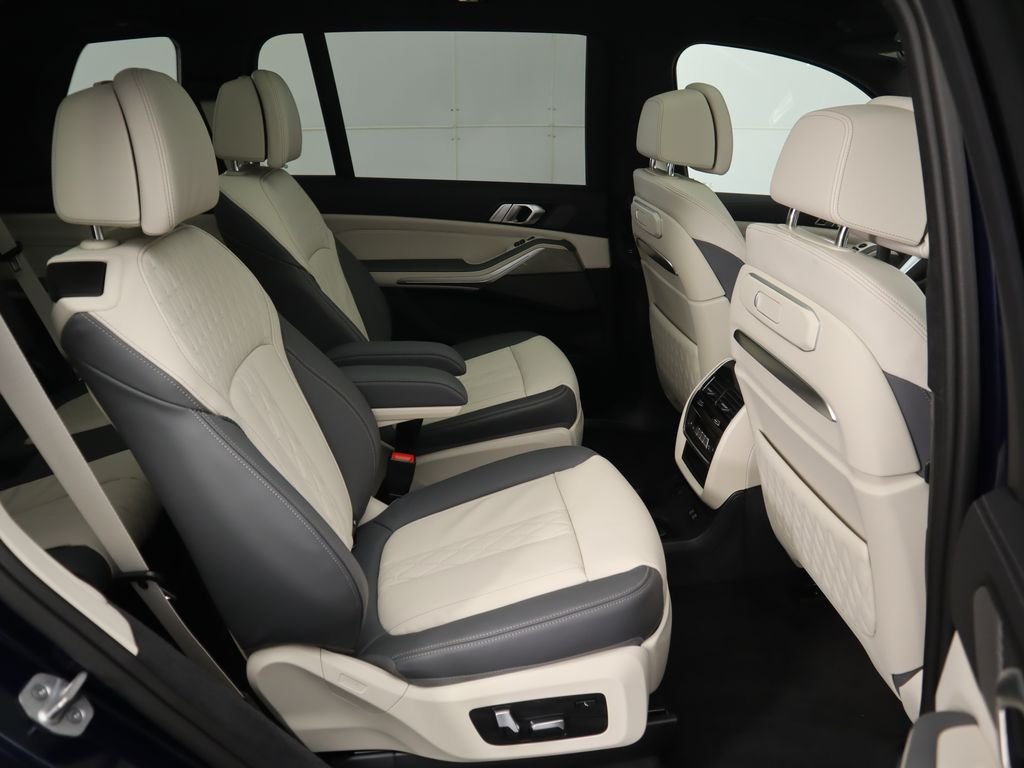 2026 BMW X7 40i - Photo 24