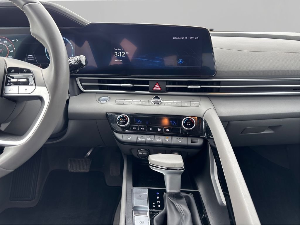 Used 2023 Red Hyundai SEL image 19