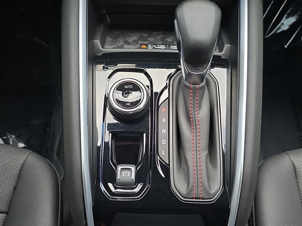 Used 2025 Black Chevrolet Z71 image 26