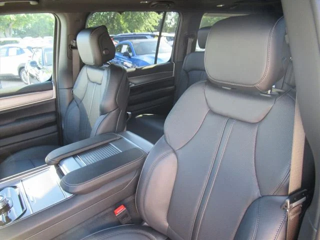New 2026 High Gloss Black Exterior Paint Jeep Limited Reserve image 17