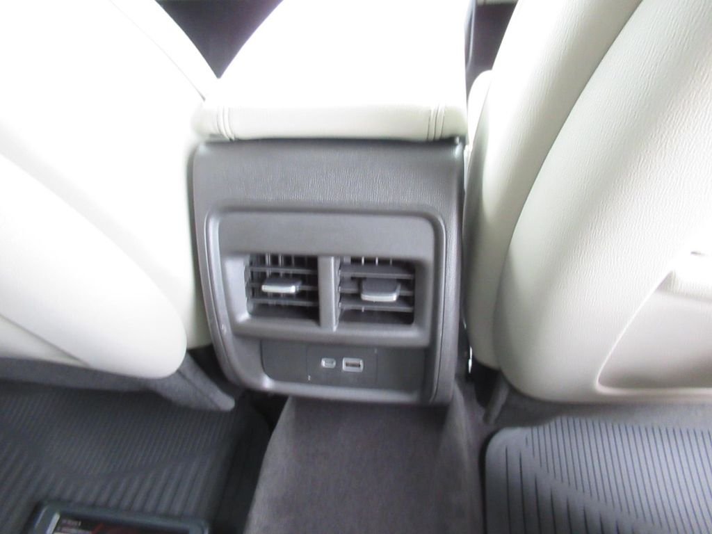 Used 2023  Cadillac Luxury image 30