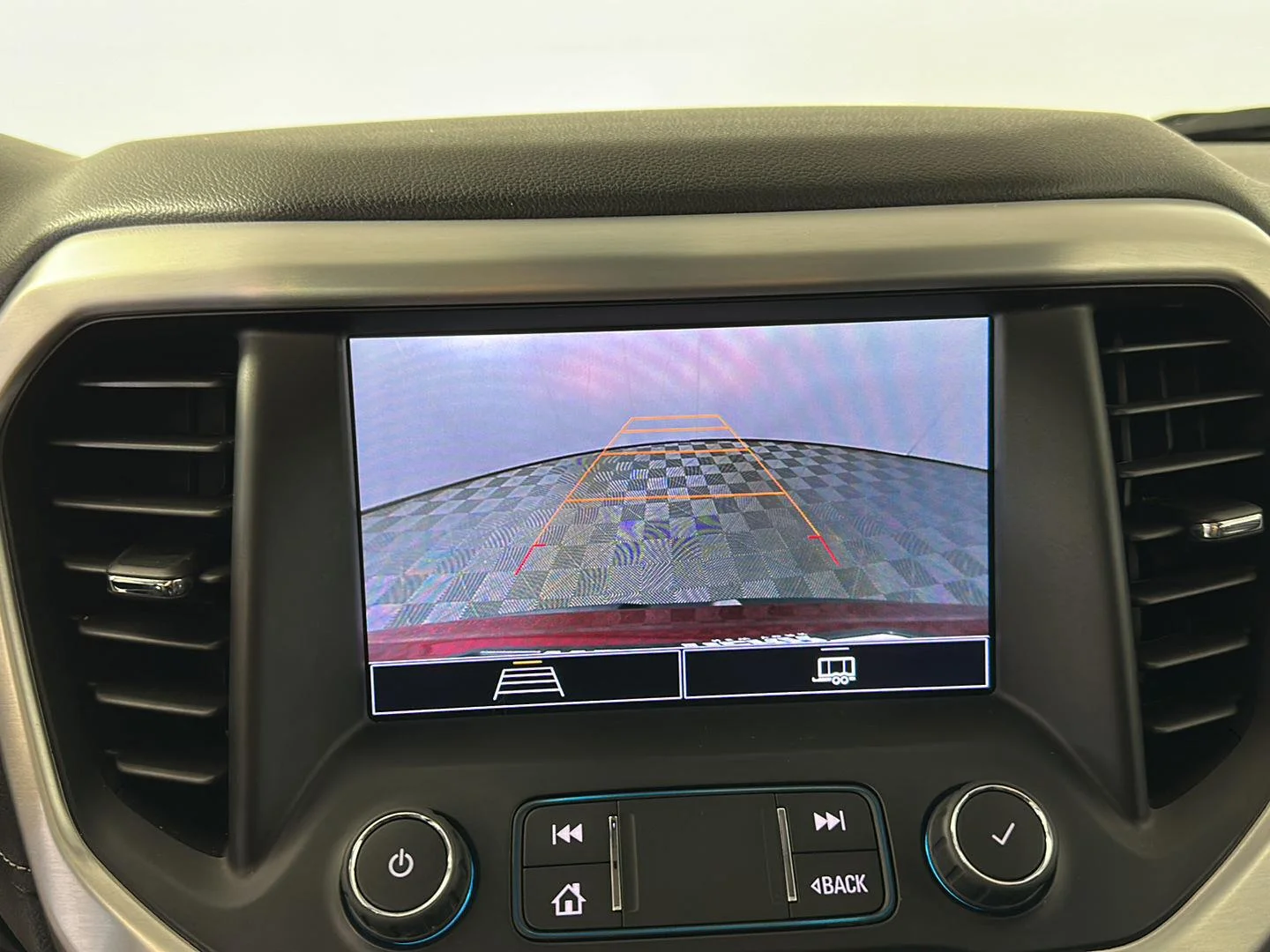 Used 2021 Cayenne Red Tintcoat GMC SLE image 22