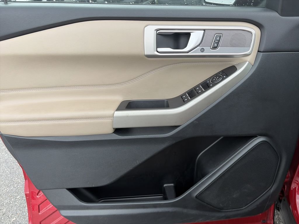 Used 2023 Red Ford Limited image 18