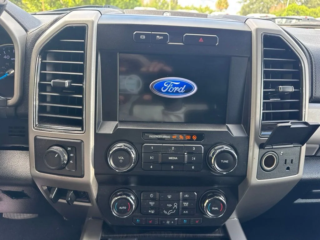 Used 2021 Blue Metallic Ford Lariat image 12